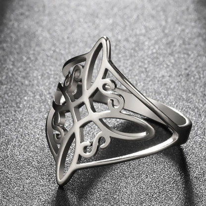 Elegant Knot Ring