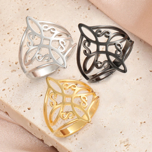 Elegant Knot Ring