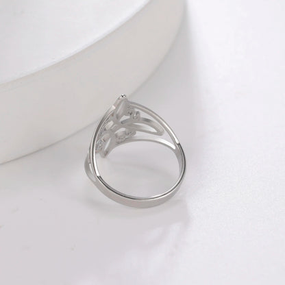 Elegant Knot Ring